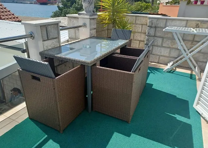 Two-bedroom With Sea View A1 Apartament