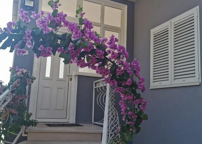 Two-bedroom With Sea View A1 Apartament *