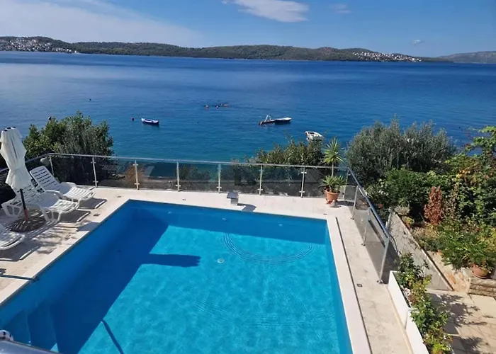 Two-bedroom With Sea View A1 Apartament Trogir